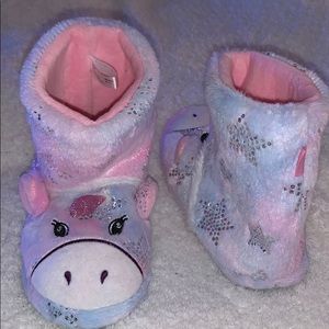 🌸Like NEW unicorn slippers
